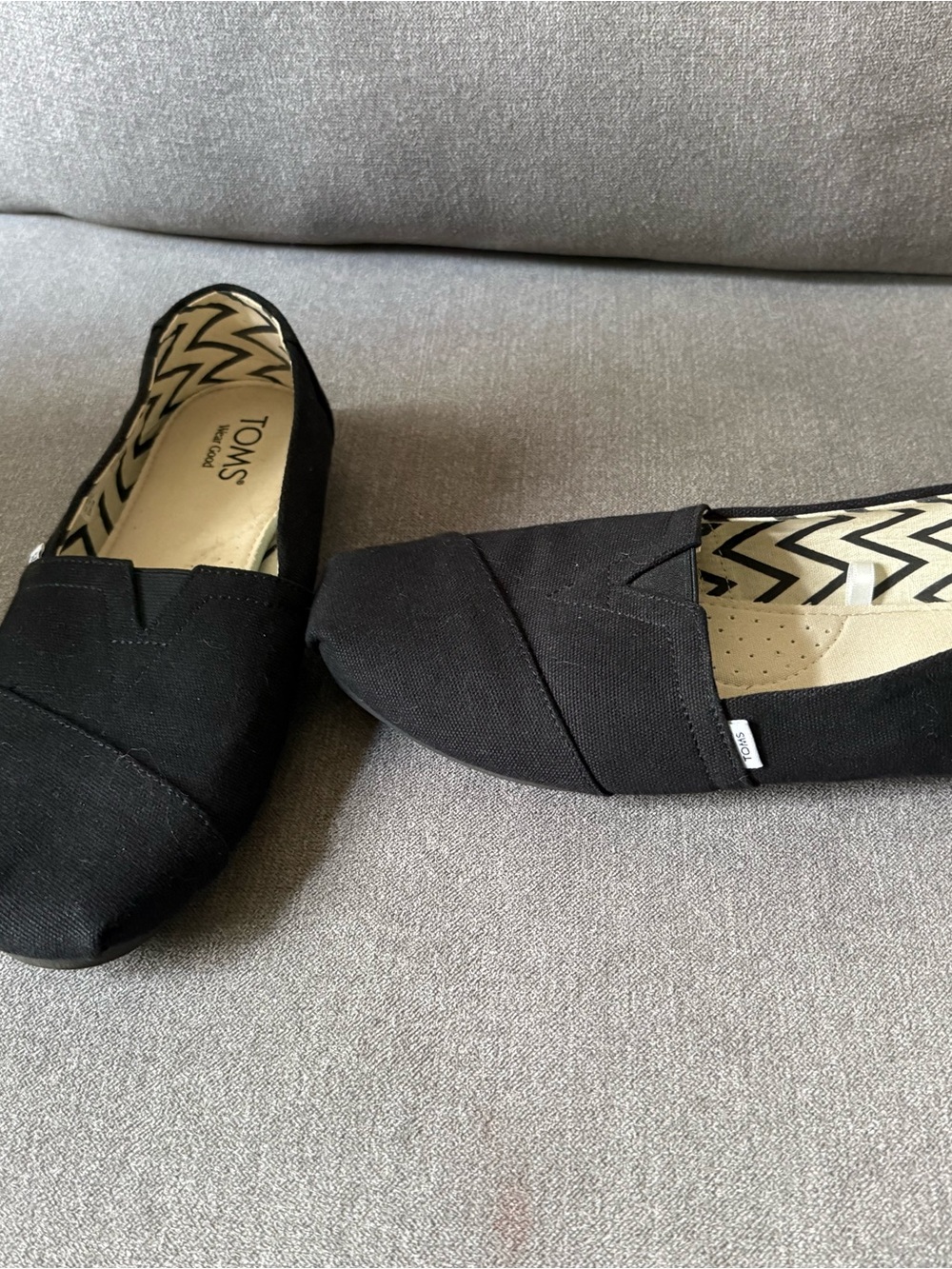 Toms Black Canvas Slip-On Flats with Zigzag Insole